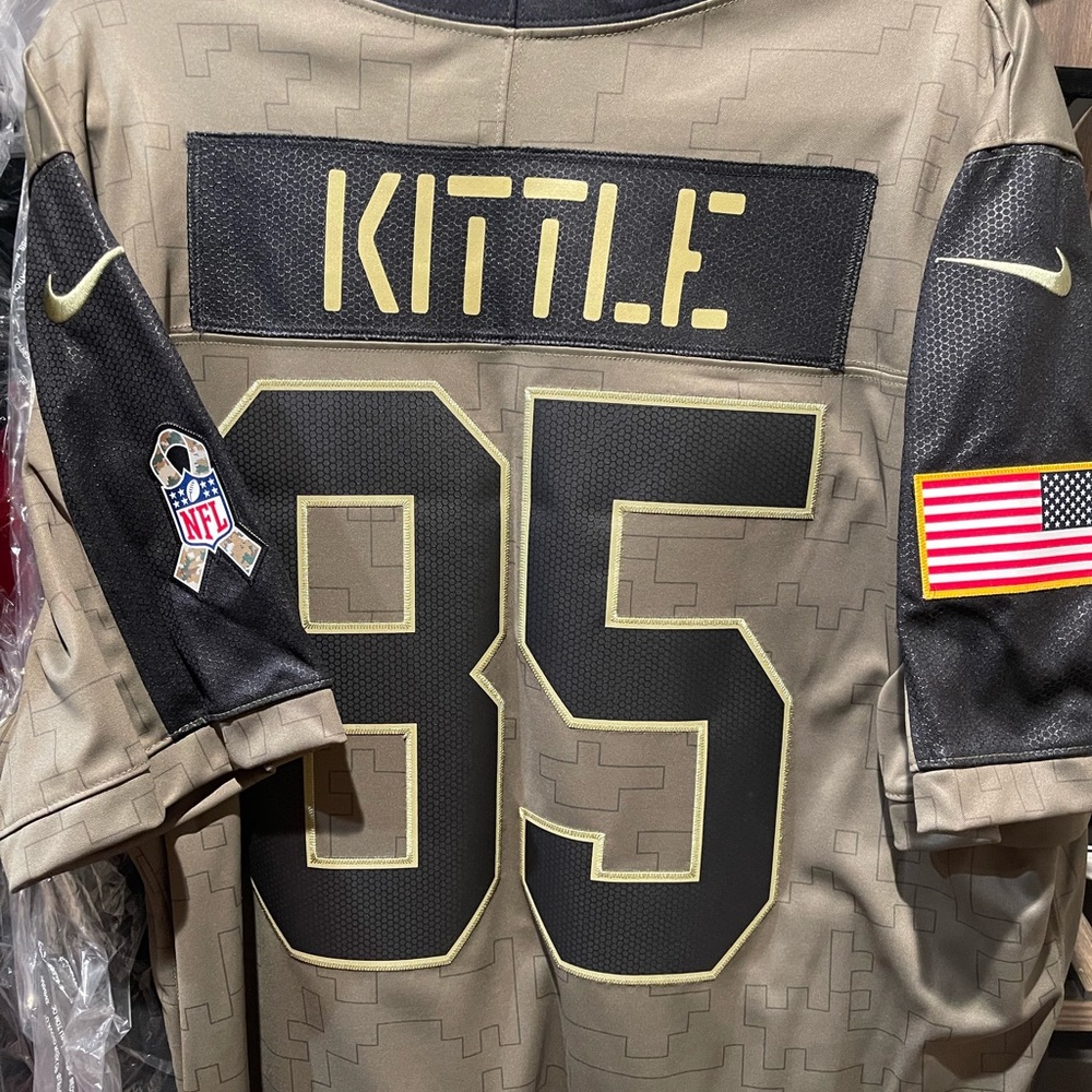 Mens XL salute to service Kittle Jersey.